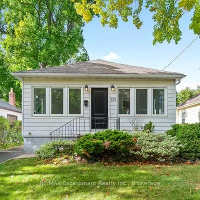135,&nbsp;DEANE, 1002 - CO Central, Oakville