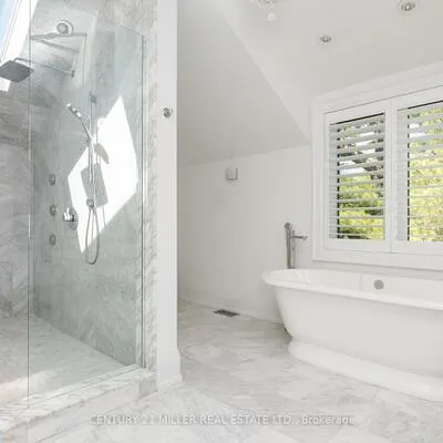 376,&nbsp;Wedgewood, 1011 - MO Morrison, Oakville
