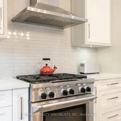 18,&nbsp;Florence, 1002 - CO Central, Oakville