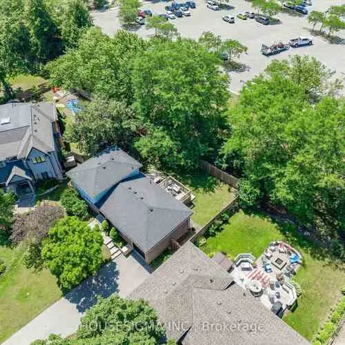 Premium freehold home for sale: 444, Withnell, 1020 - WO West, Oakville