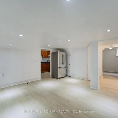 1091,&nbsp;Queens, 1003 - CP College Park, Oakville