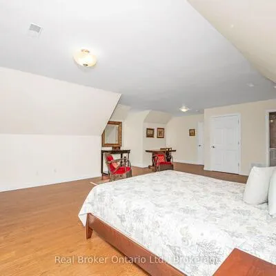 285,&nbsp;Surrey, 1001 - BR Bronte, Oakville