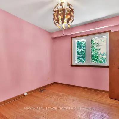 131,&nbsp;Mayfield, 1003 - CP College Park, Oakville