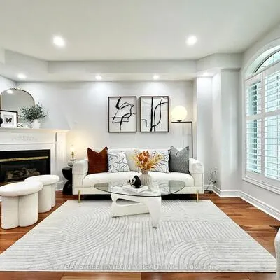208,&nbsp;Georgian, 1015 - RO River Oaks, Oakville