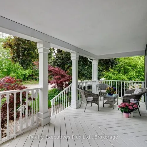 Premium freehold home for sale: 322, Pine, 1013 - OO Old Oakville, Oakville