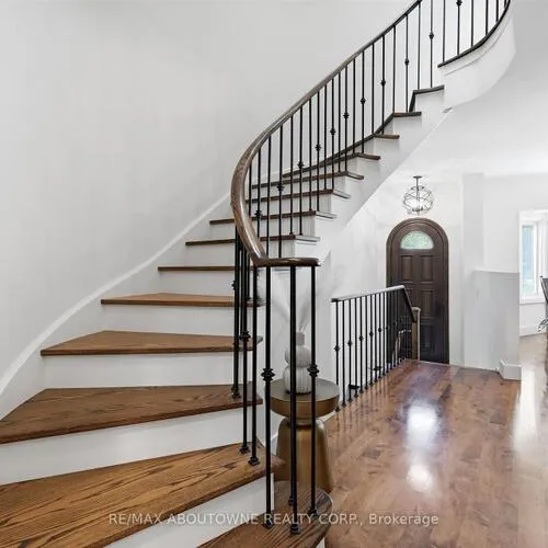 Premium freehold home for sale: 25, Southwind, 1001 - BR Bronte, Oakville