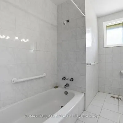 1392,&nbsp;Rebecca, 1017 - SW Southwest, Oakville