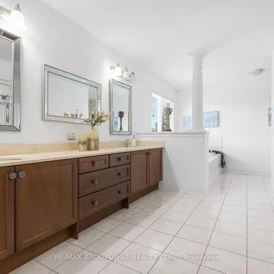 3308,&nbsp;Liptay, 1000 - BC Bronte Creek, Oakville