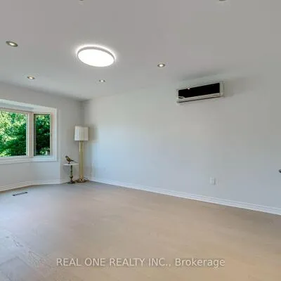 1124,&nbsp;Thoresby, 1004 - CV Clearview, Oakville