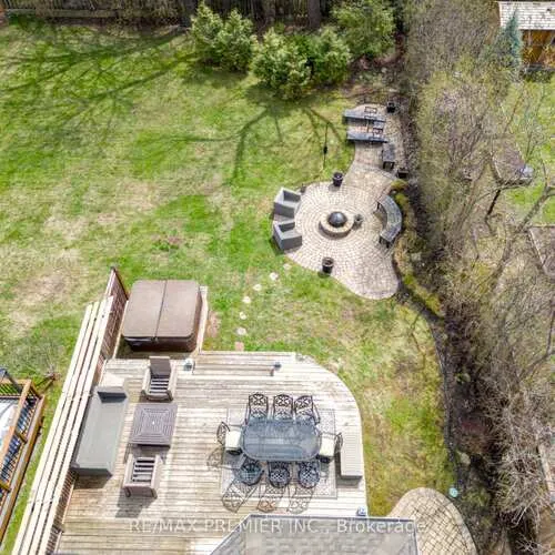 Premium freehold home for sale: 2304, Sovereign, 1001 - BR Bronte, Oakville