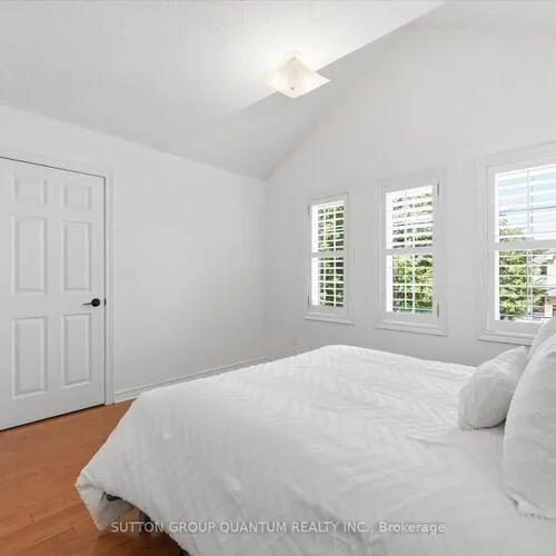 Premium freehold home for sale: 2092, Glenfield, 1022 - WT West Oak Trails, Oakville