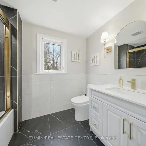 Premium freehold home for sale: 274, Reynolds, 1013 - OO Old Oakville, Oakville