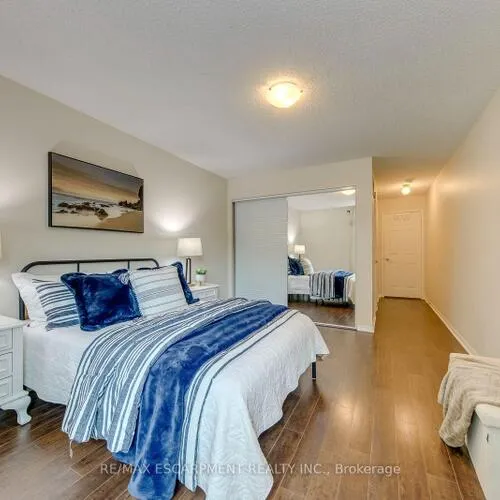 Premium freehold home for sale: 2549, Addingham, 1004 - CV Clearview, Oakville