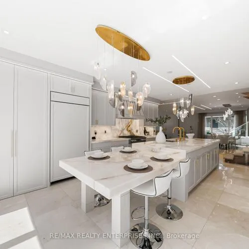 Premium freehold home for sale: 3168, Lakeshore, 1001 - BR Bronte, Oakville