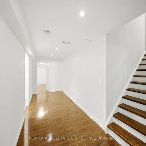 Premium freehold home for sale: 567, Bridgeview, 1008 - GO Glenorchy, Oakville