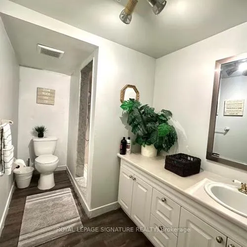 Premium freehold home for sale: 1350, Rebecca, 1017 - SW Southwest, Oakville