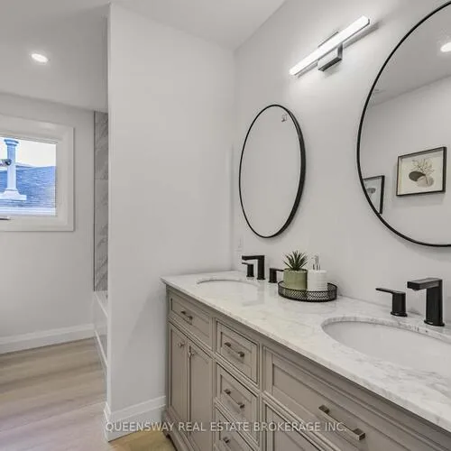 Premium freehold home for sale: 1128, Pinegrove, 1020 - WO West, Oakville