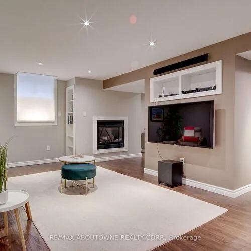 Premium freehold home for sale: 2196, Emily, 1000 - BC Bronte Creek, Oakville
