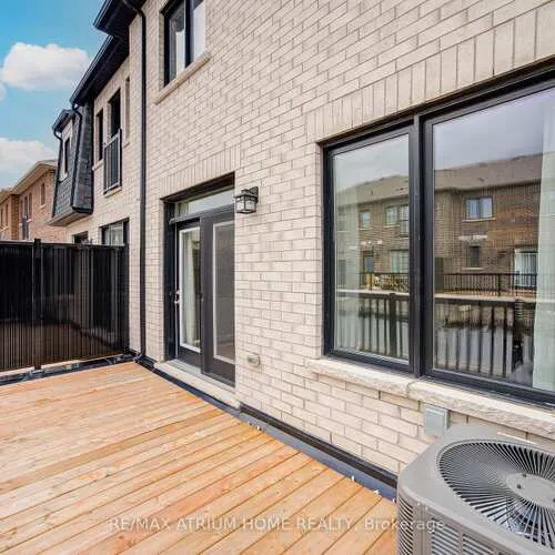 Premium freehold home for sale: 1377, William Halton, 1012 - NW Northwest, Oakville