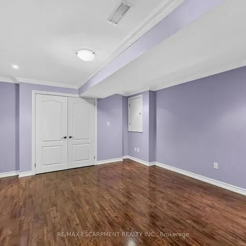 Premium freehold home for sale: 1239, Baldwin, 1011 - MO Morrison, Oakville