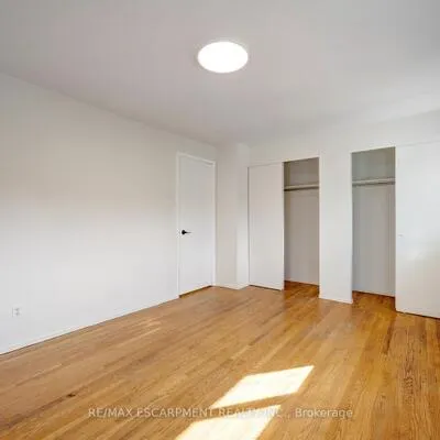 140,&nbsp;Ripley, 1003 - CP College Park, Oakville