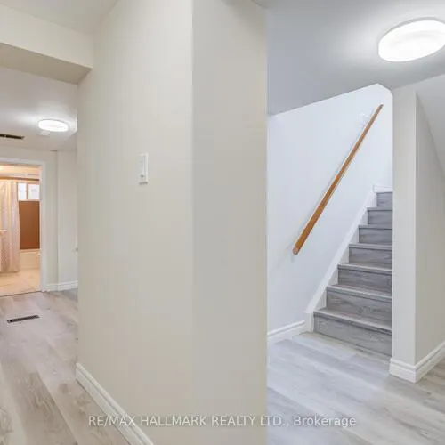 Premium freehold home for sale: 366, Wildwood, 1020 - WO West, Oakville