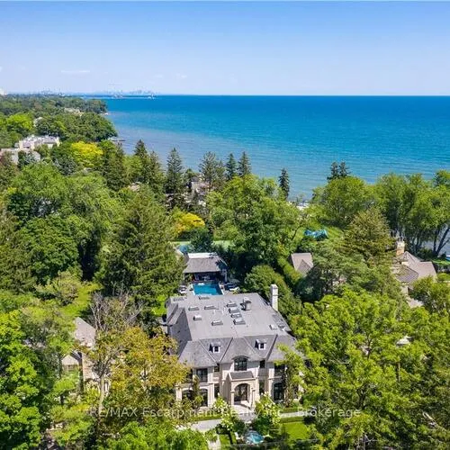 Premium freehold home for sale: 15, Chartwell, 1013 - OO Old Oakville, Oakville