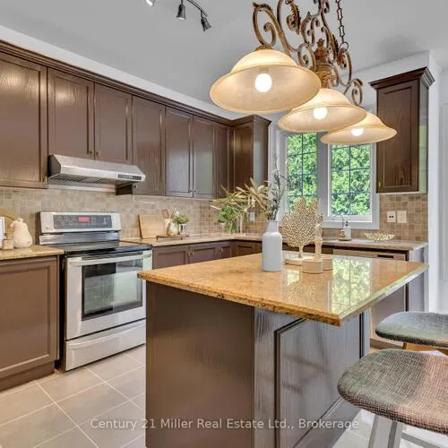 Premium freehold home for sale: 2241, Adirondak, 1019 - WM Westmount, Oakville