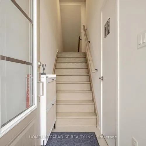 Premium freehold home for sale: 1356, Kaniv, 1012 - NW Northwest, Oakville