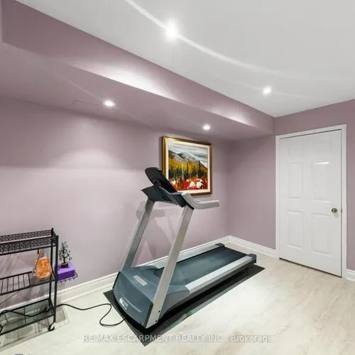 Premium freehold home for sale: 45, Tradewind, 1001 - BR Bronte, Oakville
