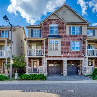 393,&nbsp;Grantham, 1010 - JM Joshua Meadows, Oakville