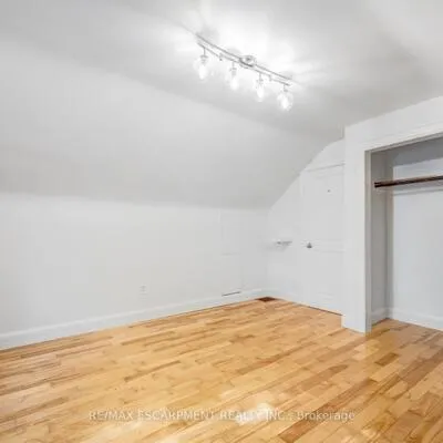 7,&nbsp;Washington, 1002 - CO Central, Oakville