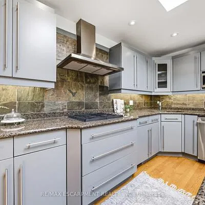 7,&nbsp;Colonial, 1011 - MO Morrison, Oakville