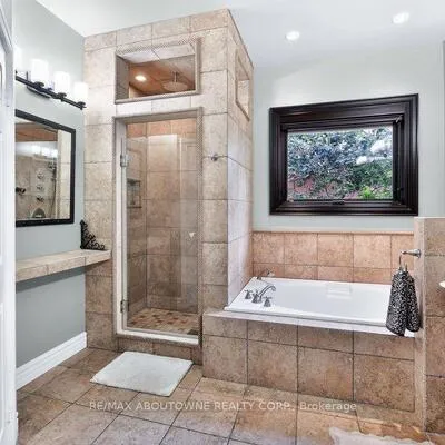 324,&nbsp;Oakridge, 1015 - RO River Oaks, Oakville