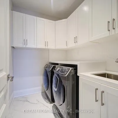 476,&nbsp;TENNYSON, 1020 - WO West, Oakville