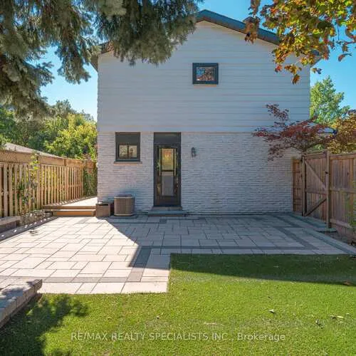 Premium freehold home for sale: 8, CULHAM, 1003 - CP College Park, Oakville
