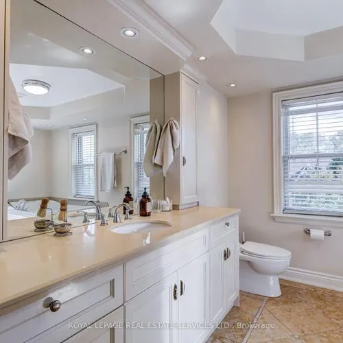Premium freehold home for sale: 2305, Belyea, 1001 - BR Bronte, Oakville
