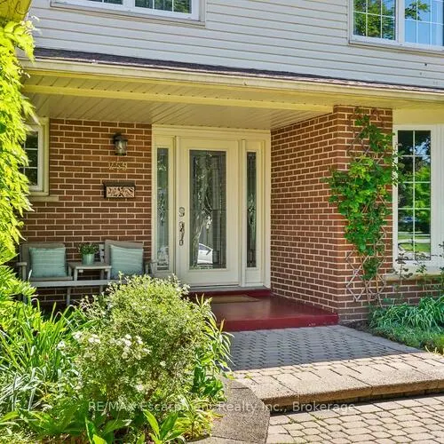 Premium freehold home for sale: 255, Spring Garden, 1017 - SW Southwest, Oakville