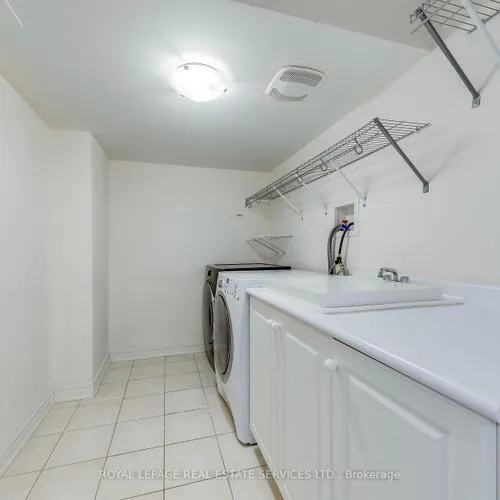 Premium freehold home for sale: 3117, Neyagawa, 1008 - GO Glenorchy, Oakville