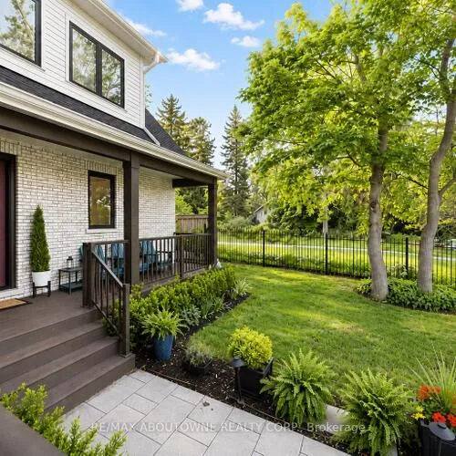 Premium freehold home for sale: 489, Lakeshore, 1017 - SW Southwest, Oakville