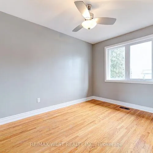 Premium freehold home for sale: 1328, Pinegrove, 1020 - WO West, Oakville