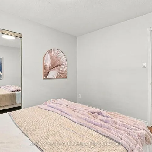 Premium freehold home for sale: 1246, Winterbourne, 1004 - CV Clearview, Oakville