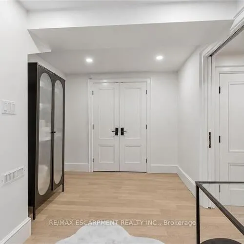 Premium freehold home for sale: 305, Randall, 1013 - OO Old Oakville, Oakville