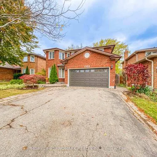 Premium freehold home for sale: 1323, Greenwood, 1004 - CV Clearview, Oakville