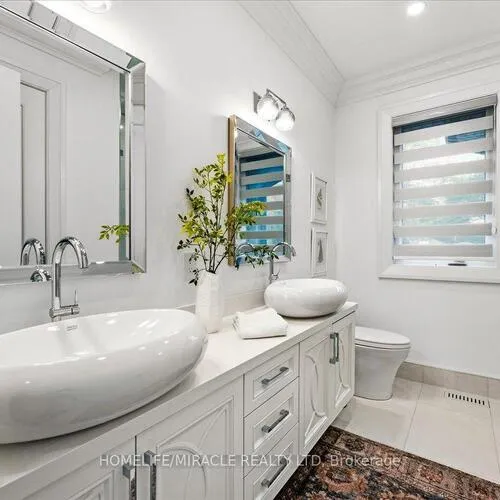 Premium freehold home for sale: 471, Willis, 1020 - WO West, Oakville