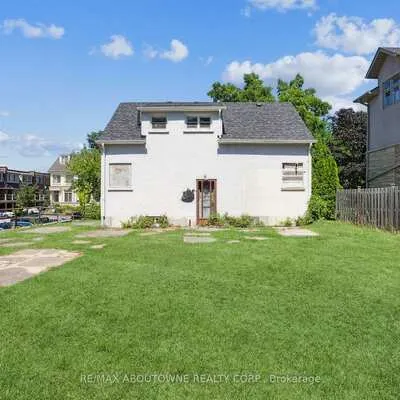 86,&nbsp;Kerr, 1002 - CO Central, Oakville