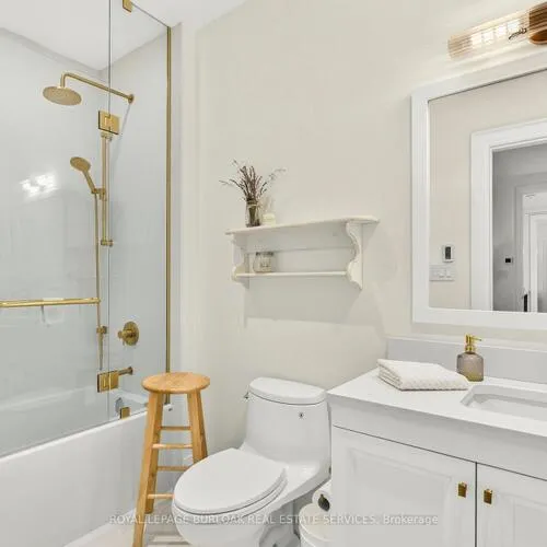 Premium freehold home for sale: 368, Fourth, 1020 - WO West, Oakville