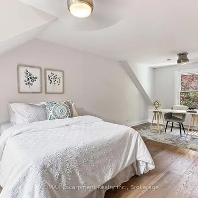 105,&nbsp;WHITTINGTON, 1017 - SW Southwest, Oakville