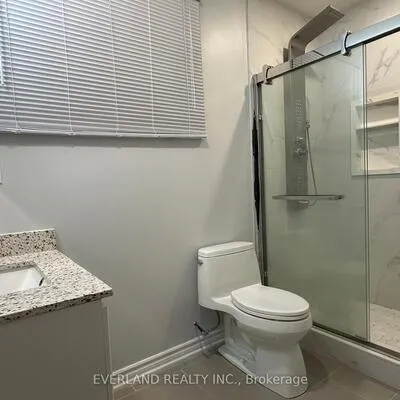 8, Tarmack, Jefferson, Richmond Hill