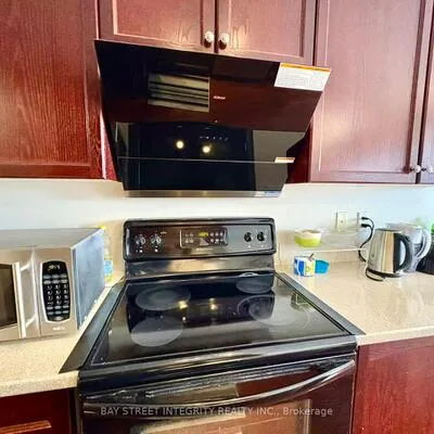 8, Townwood, Jefferson, Richmond Hill